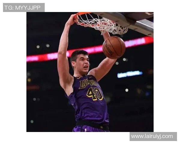 勇士自研武器兑现天赋！波斯特攻守兼备拿捏祖巴茨，稳进轮换了！