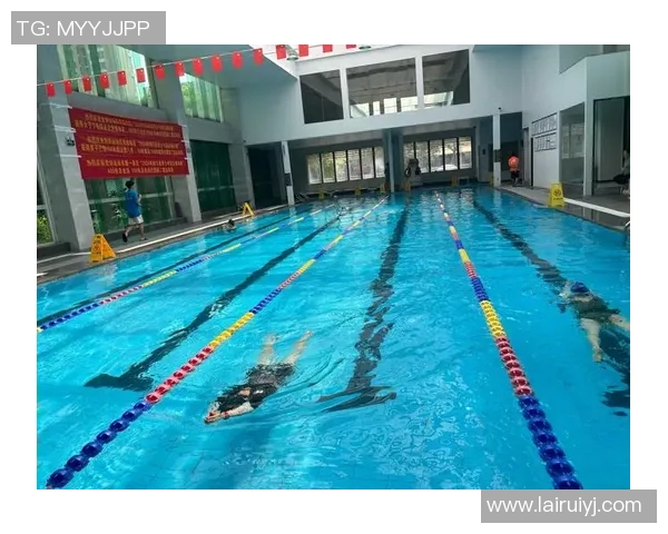 提高游泳速度的训练技巧与方法全面解析,助你突破泳技瓶颈提升表现 提高游泳速度的训练技巧与方法全面解析,助你突破泳技瓶颈提升表现