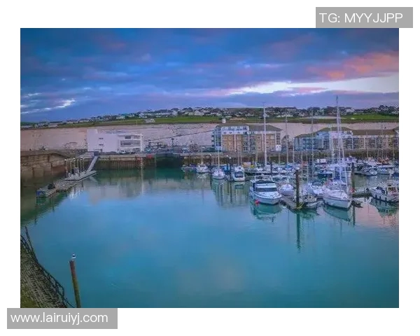 布莱顿周边最佳旅行推荐探索迷人海岸与独特文化体验 布莱顿周边最佳旅行推荐探索迷人海岸与独特文化体验