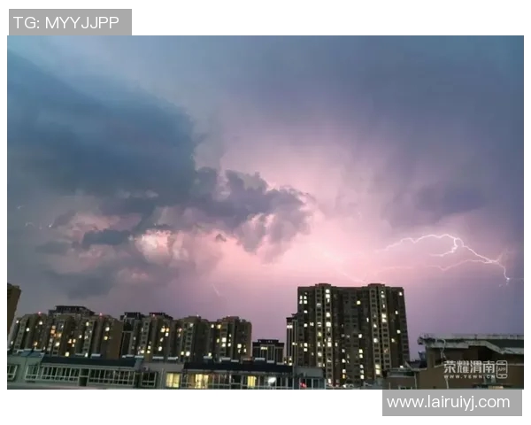 全国范围内多地遭遇极端天气侵袭，市民生活受到严重影响，政府紧急应对措施出台